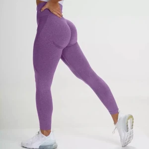 Seamless träningstights  - Träningstights som passar storlek S, nya och endast testade. Färgen som säljs är blå enligt bild 2 o 3