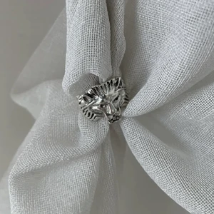 Silvrig lejon-ring - Silvrig ring på ett lejon! Vet inte den exakta måtten💕 oanvänd