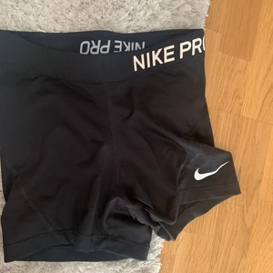 nike tränings shorts - aldrig använda