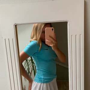 Nike tshirt  - Snygg blå tränings tshirt från Nike. Jättefin passform och använd få gånger. Frakt tillkommer 66 kr. 