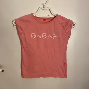 Säljer denna söta babyteen i fint skick då den inte kommer till användning! 💗 DM vid frågor osv! 