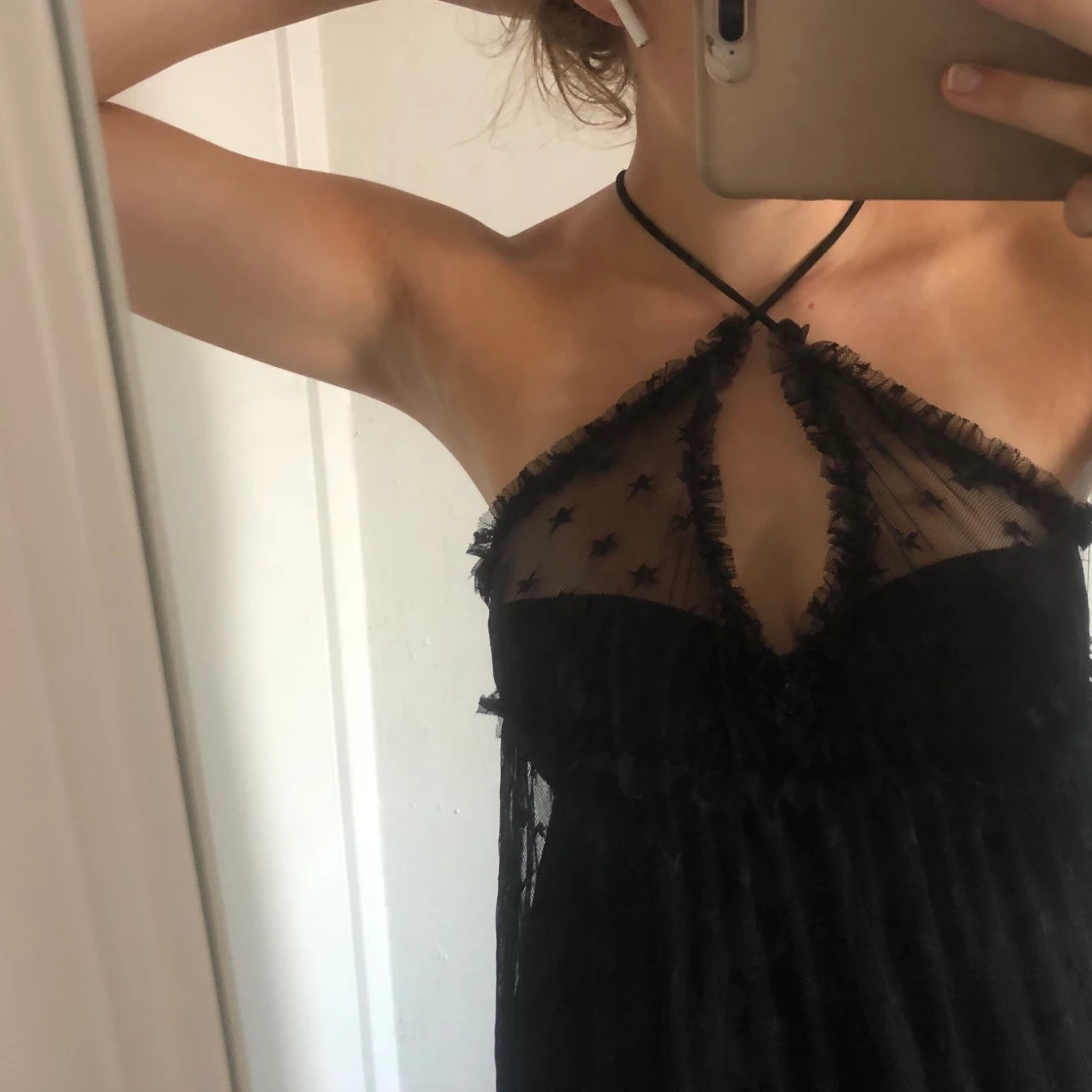 Svart långklänning med underbara detaljer!