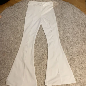 Byxor - Vita, aldrig använda 