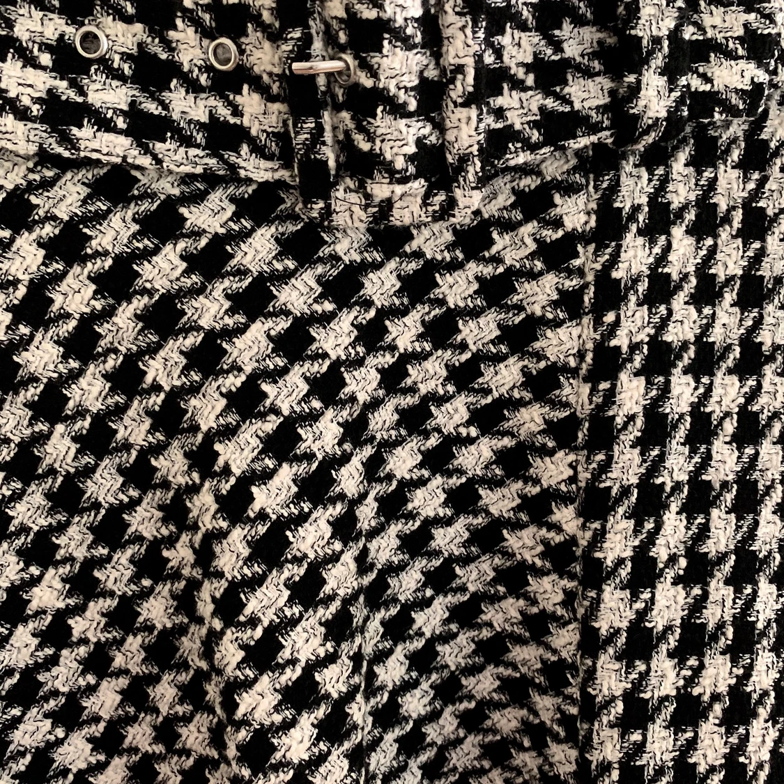 Svartvit kjol i nyskick från H&M - 91