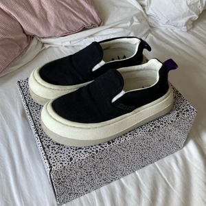 Eytys Venice - Svarta Eytys venice i storlek 35, mkt sparsamt använda