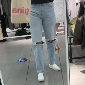 Jättesnygga jeans från Gina tricot. Spårbar frakt på 66kr 