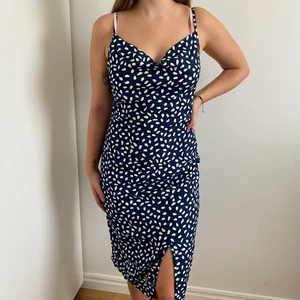 Klänning - Söt klänning! Endast testad 