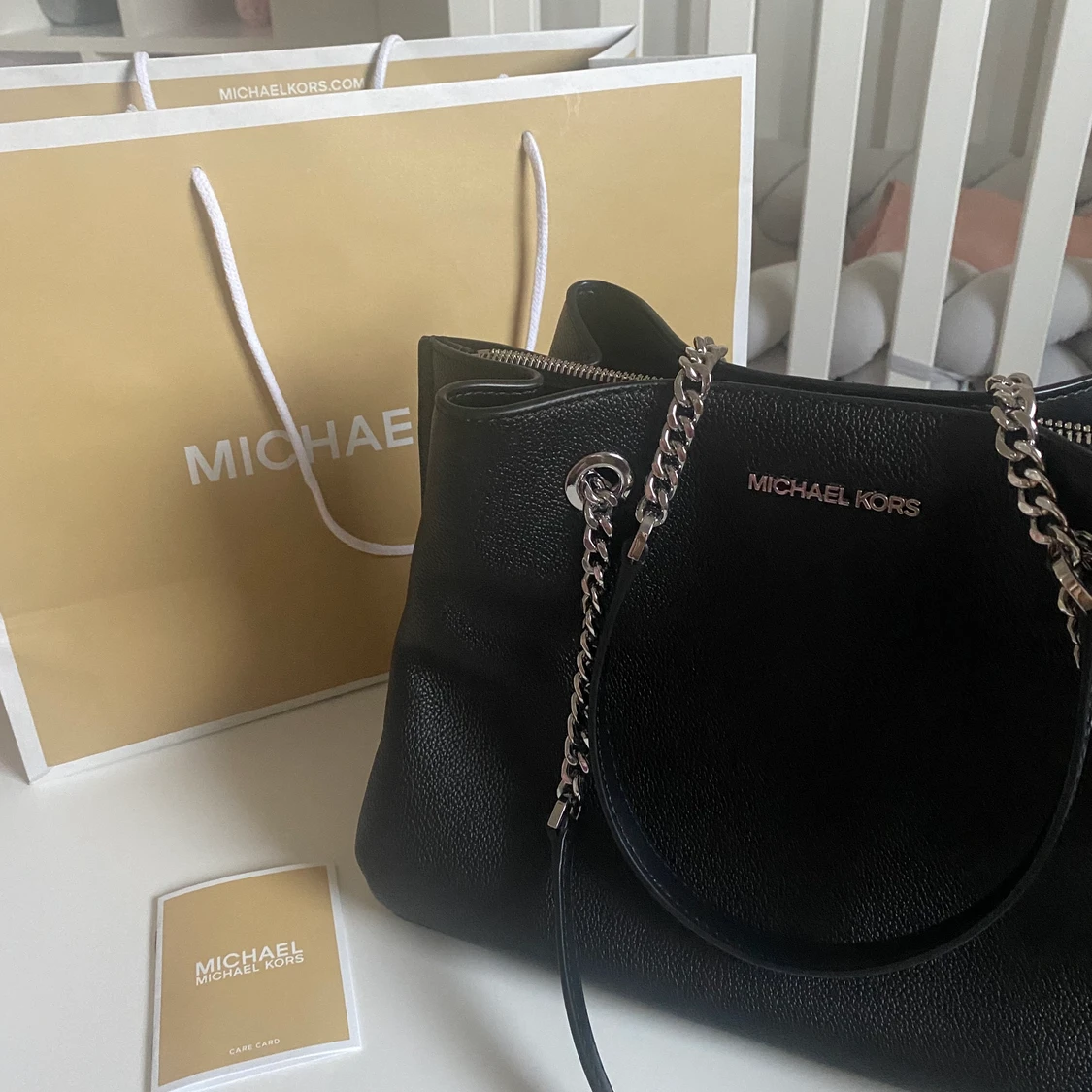 Michael Kors väska oanvänd!  - 91