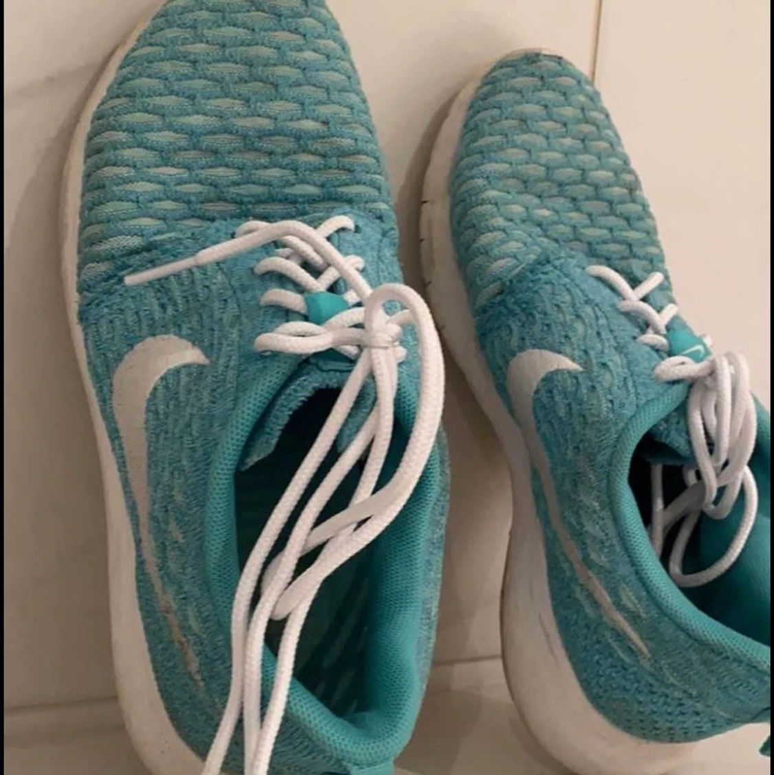 Turkosa Nike’s - 90