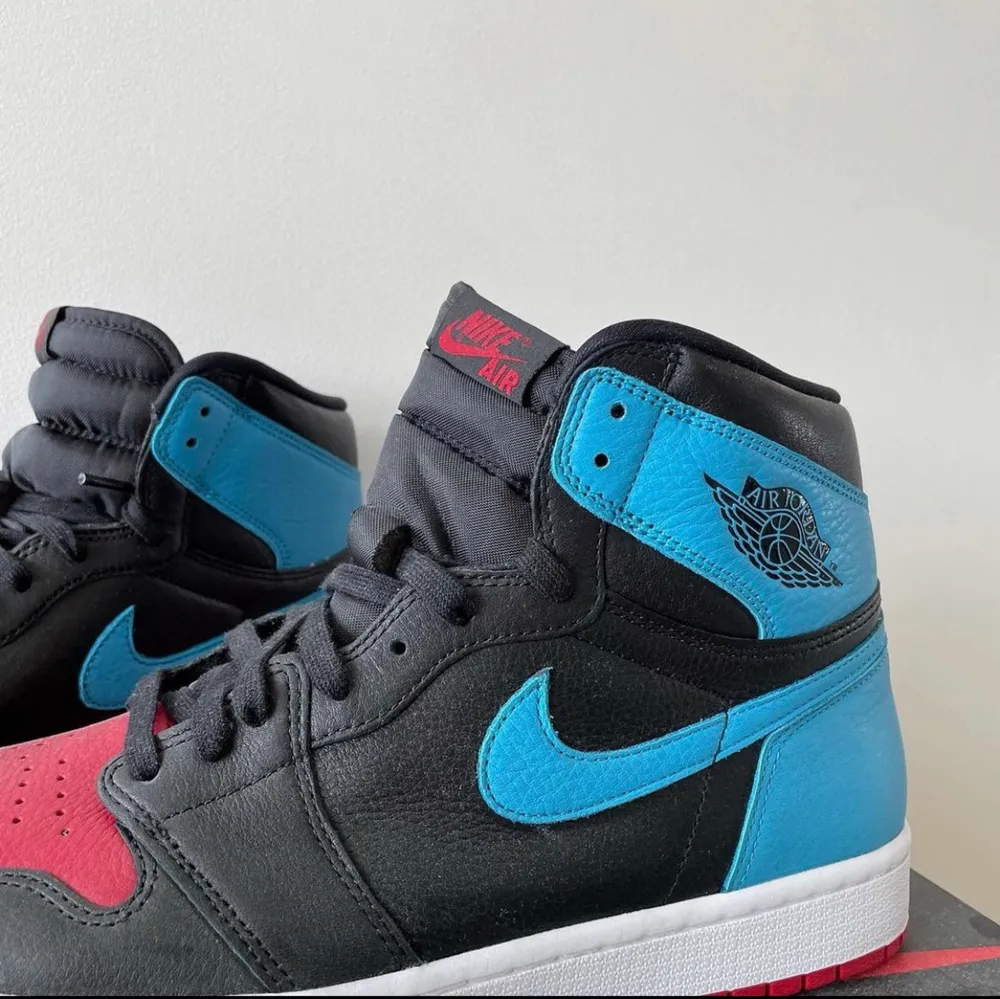 Air Jordan 1 Retro High NC to Chi Leather (W). US 11.5W/ EU 43W. 2200kr. Meet-up in Stockholm available. No trade/exchange . Skor.