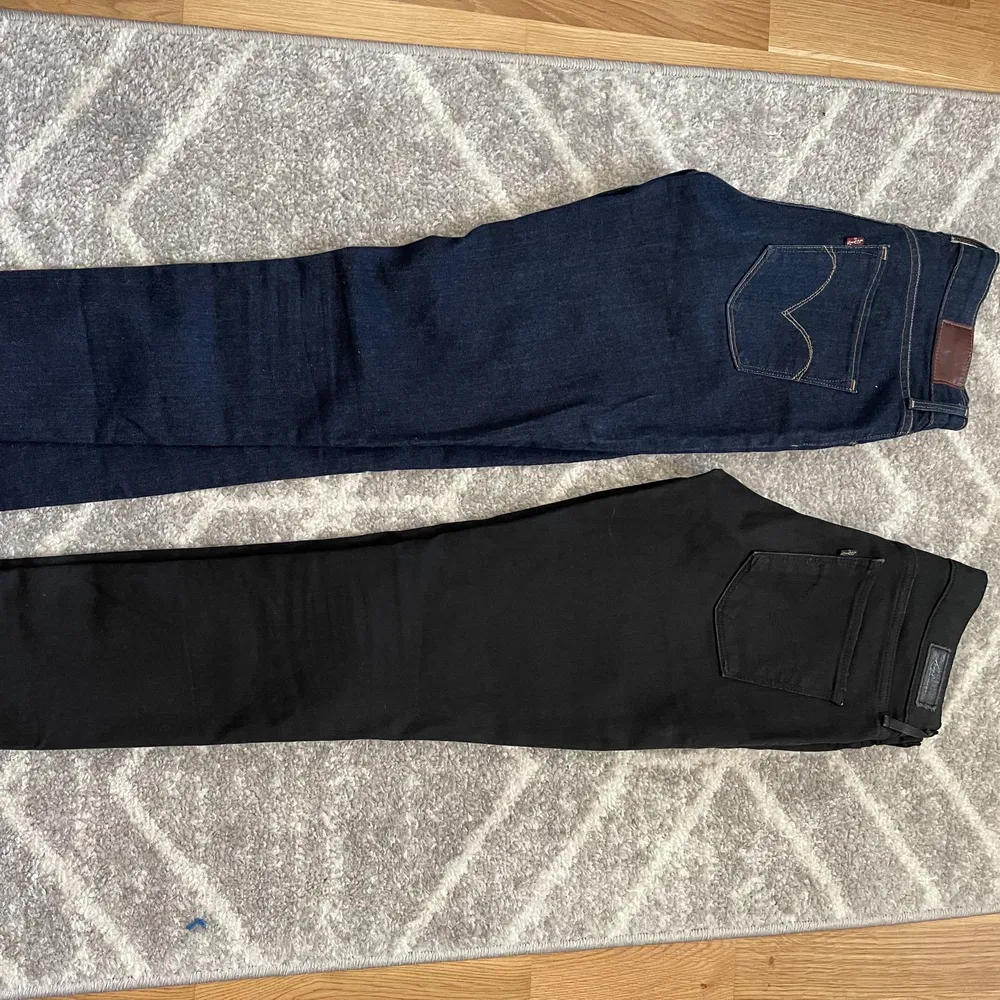 Äkta Levis jeans Max använda 5 ggr/paret . Jeans & Byxor.