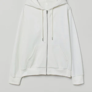 Zip hoodies från hm - Super snygga och trendiga zip hoodies från hm. 100kr/st❤️Super bra skick!