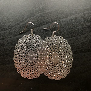 Unika örhängen - Fett coola unika örhängen, oanvända helt nytt skick