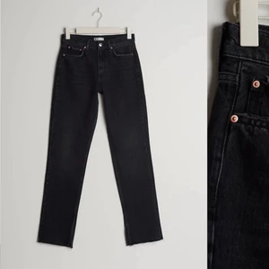 Gina tricot original slit jeans strl S - Helt oanvända, nyinköpta i augusti månad.