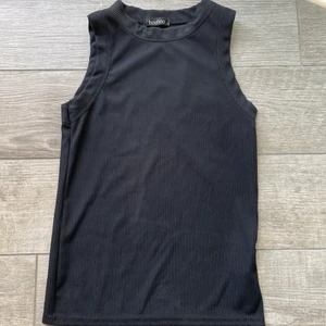 Boohoo linne storlek M - Ribbat tight linne från Boohoo, knappt använt! Stolek M