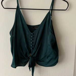 Linne - Säljer detta superfina linne från Urban outfitters då det inte kommer till användning✨ Använd en gång!