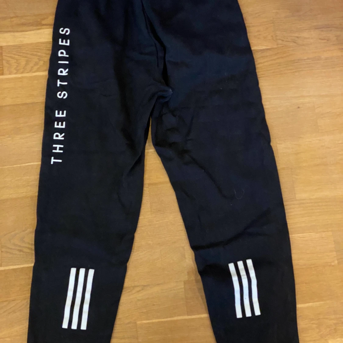 ADIDAS MJUKISBYXOR SVART