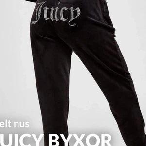 Juicy couture byxor  - det mår bra använt 2 gånger bra skick. Säljer för bra pris . Pris grå alltid att dissikerara det är bara att skicka ett meddelande 