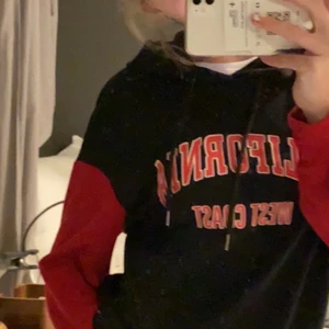 Hoddie - Säljer denna!kommer inte till andvänding , någon fråga skriv bara