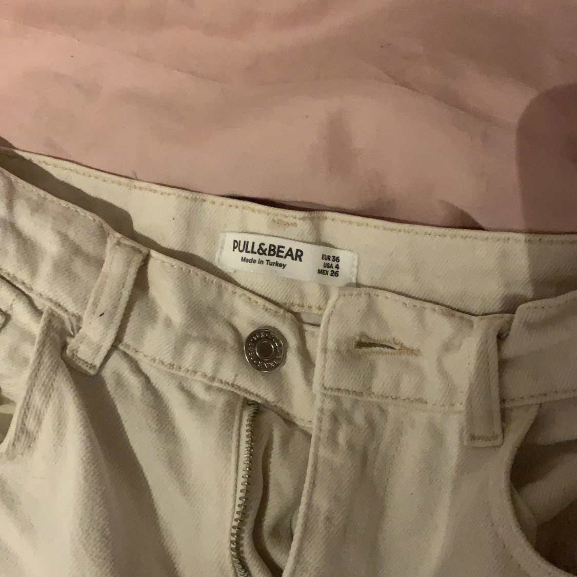 Vita jeans med slit - 91