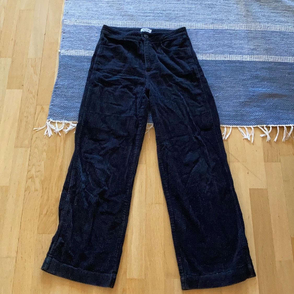 Manchesterbyxor från weekday  - 91