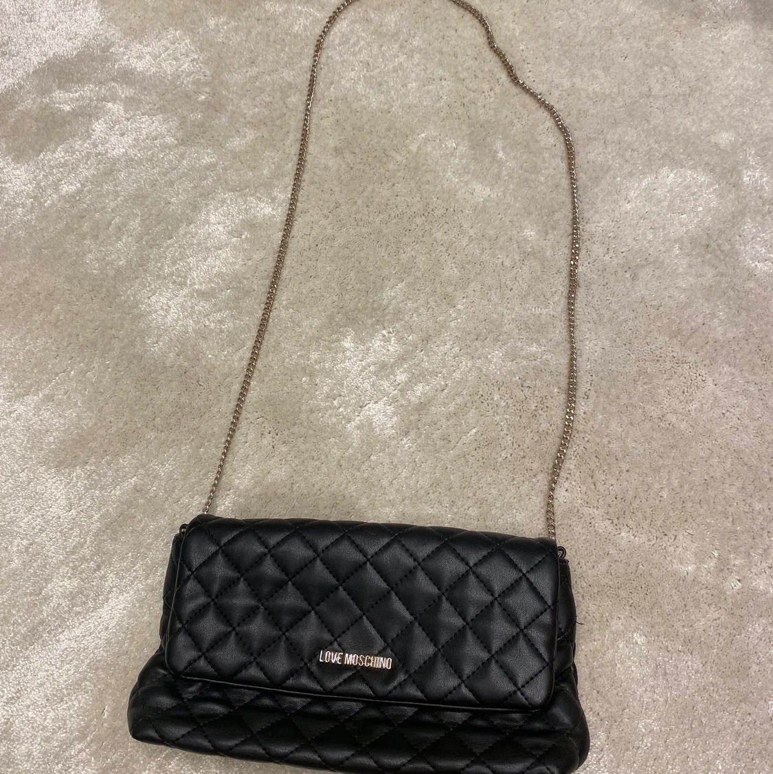 Väska från love moschino