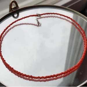 Oranget halsband - Oranget halsband, för 24kr + 20kr frakt 