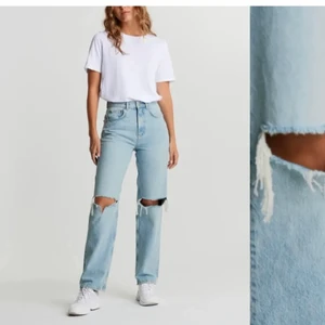 90s jeans - 90s jeans från Gina tricot i storlek 34. Säljer för de sitter lite för stora på mig.  