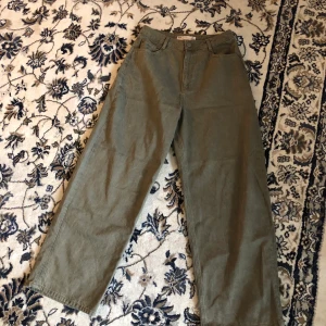Asos Denim jeans grön tvätt strl 30/32 - Köpare står för frakt :) 