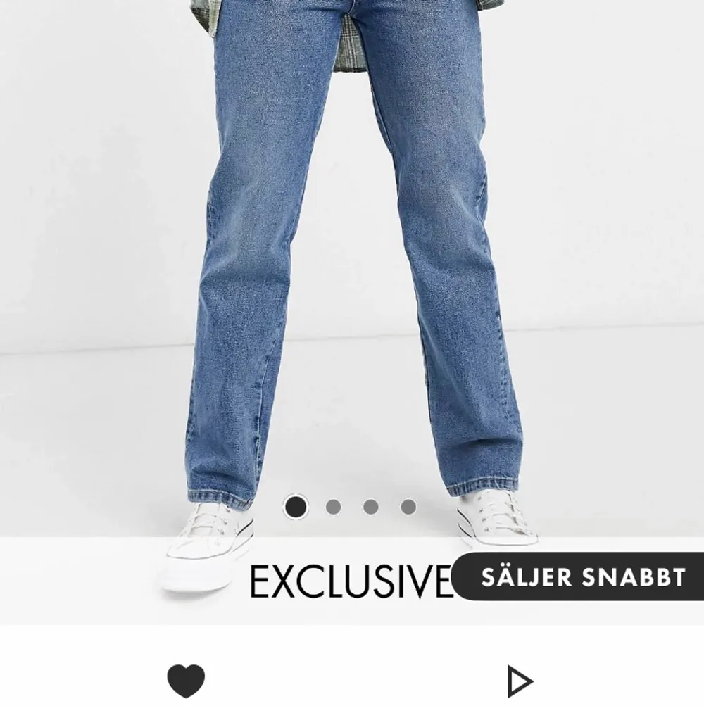 Jätte fina nya oanvända jeans från asos, jag säljer då det var lite små. Lappen finns kvar, nypris 340 kr!. Jeans & Byxor.