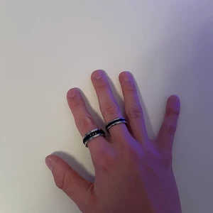 Stålringar - Superbra skick. Skriv om du har frågor!