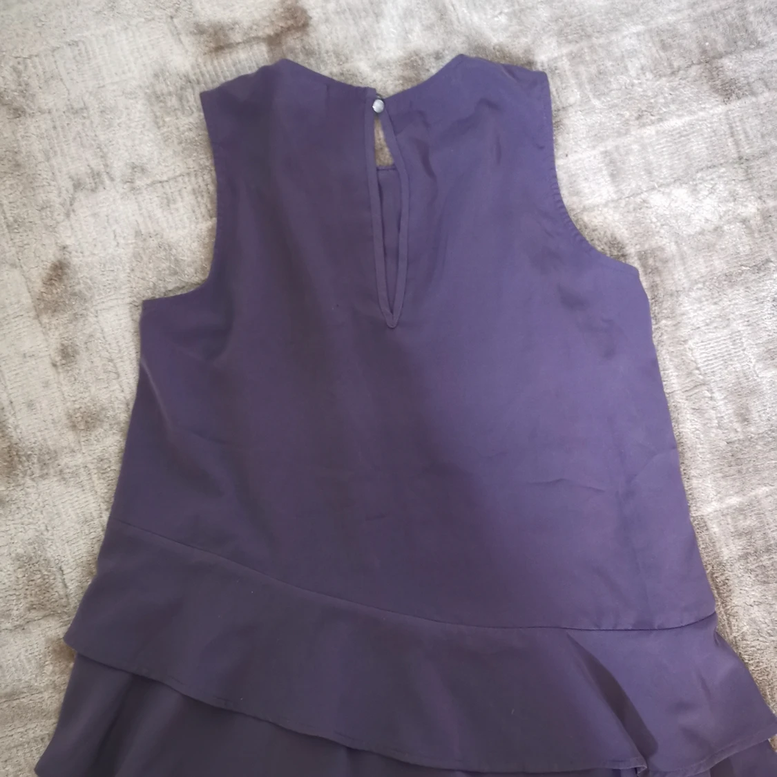 Fin lila blus med volanger från h&m st36 - 90