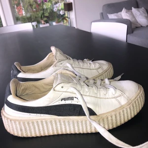 Puma platforms - Puma platforms från Rihannas Fenty kollektion strl 38,5, passar mig som brukar ha strl 38 i skor! Kan mötas i Sthlm eller skicka dem för frakt :)