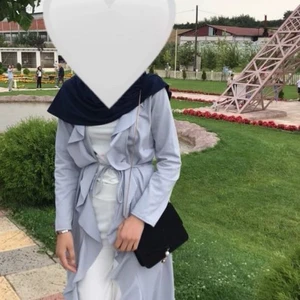 Super fin kofta/tunn kappa - Super fin kofta kan änvändas som kappa, ljusblå! Lång och i mycket fint skick! I strlk S/M