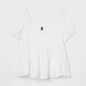 volang topp - snygg volang topp från hm i storlek 36/S som tyvärr var för stor! 