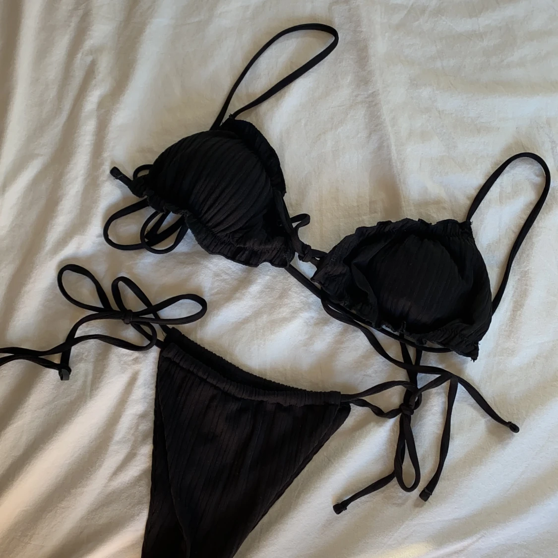 Ribbad svart bikini från SHEIN - stl. M - 91