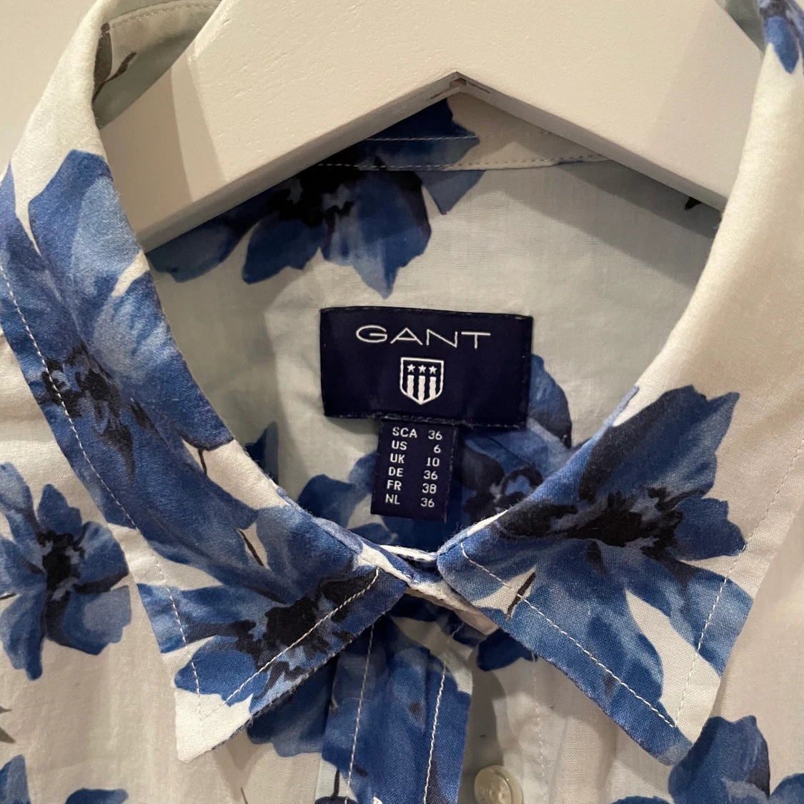 Gant blommig skjorta storlek 36 - 91