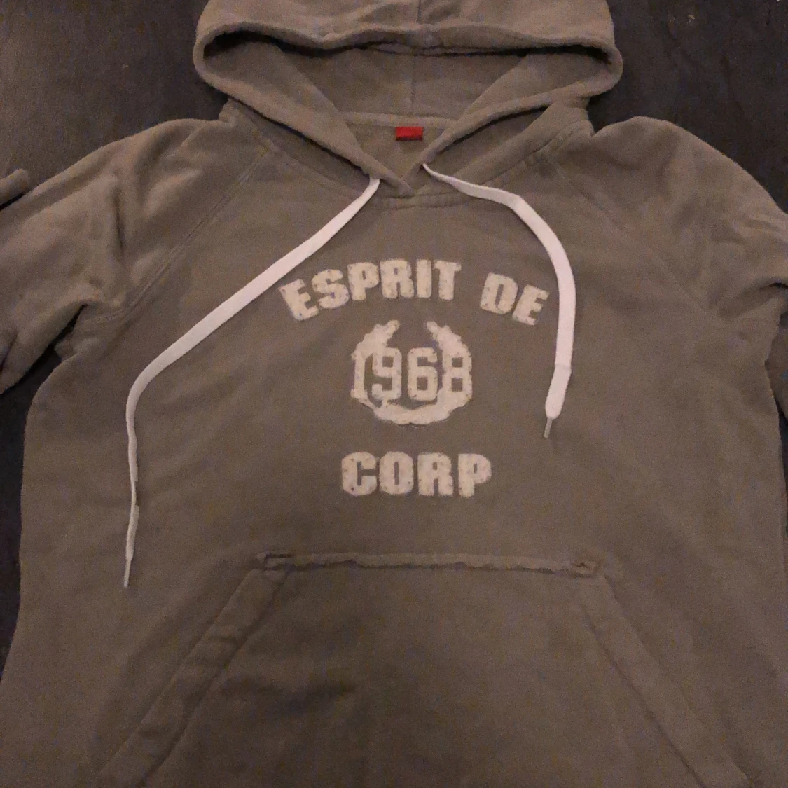 Distressed esprit hoodie-bra skick