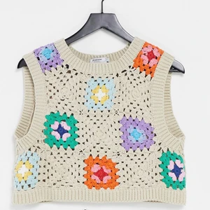 Vest/linne - Virkad väst/linne från Asos som nu är slutsåld. Använd endast en gång. Storlek M men passar även S. Frakt står köparen för💗💗