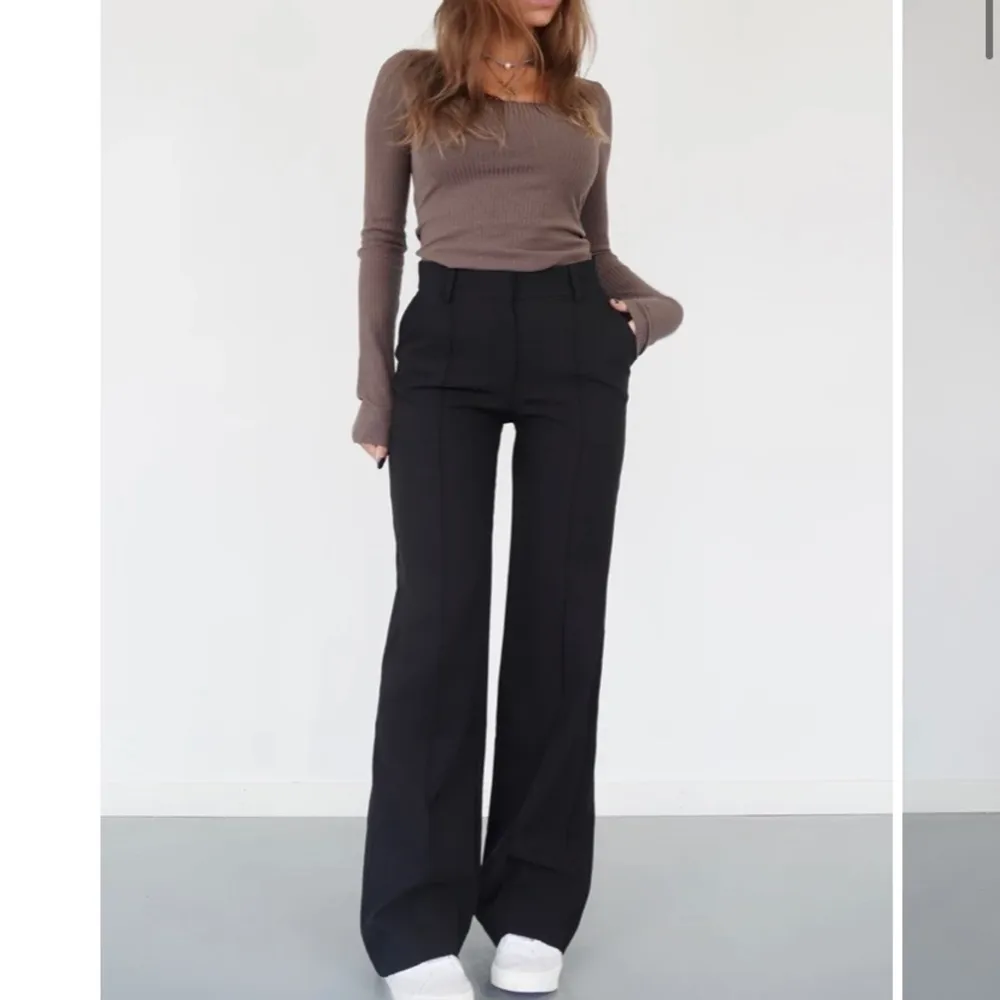 Märke: Venderbys. Modell: Vera Wide (TALL). Storlek: XXS. Färg: Svart. (Ej använda endast testade) säljer eftersom jag missade returperioden.. Jeans & Byxor.
