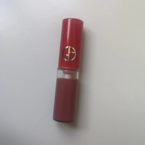 Giorgio armani mini liquid lipstick  - Oanvänt mini liquid lipstick från giorgio armani,färg - #501 frakt 12:-