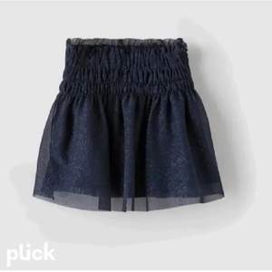 Super söt zara kjol från barnavdelningen 12-14 år i storlek men är själv 15 o kan ha den❤️