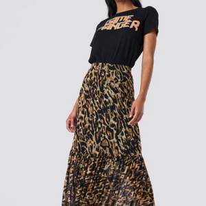 Snygg och trendig kjol i leopard mönster, använd men i bra skick! #leopard #trend #nakd