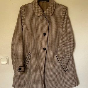 A-linjeformad rutig kappa - Superfin A-linjeformad mod-jacka à la 60-tal!!