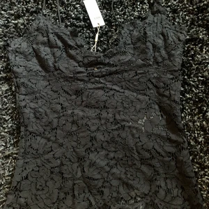 Superfint spetslinne - Superfint spetslinne från bikbok. aldrig använt då det tyvärr var för litet. 