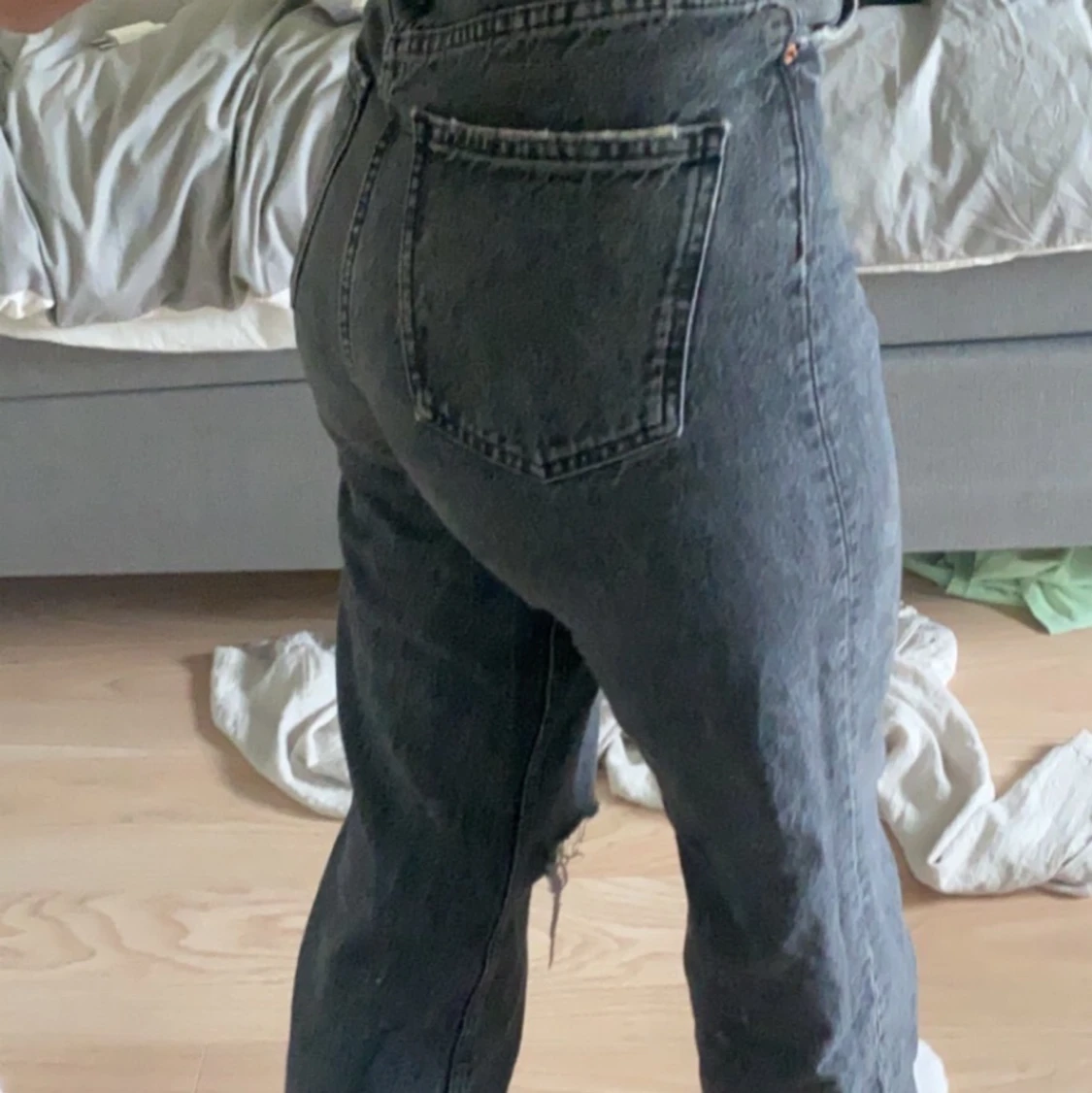 Gråa zara jeans  - 91