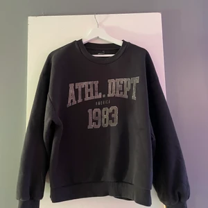 gina  - säljer denna fina tröja då jag inte använder den löngre💗💗