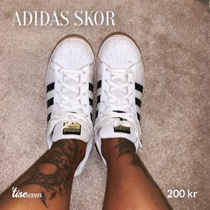 Skor  - Adidas sneakers, smutsiga men som nya efter lite kärlek och tvätt! 