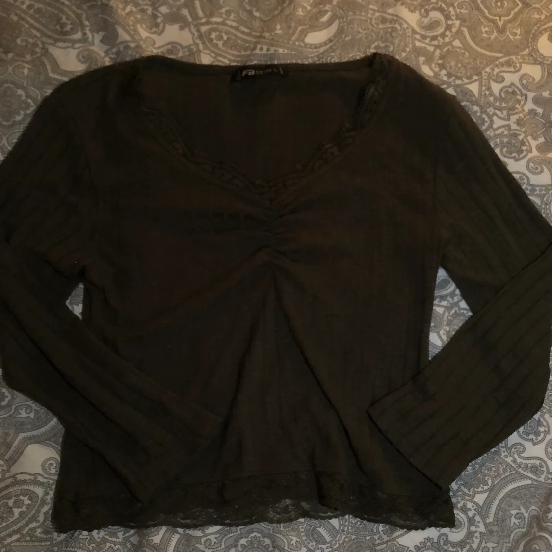 Mörk grön tröja storlek L