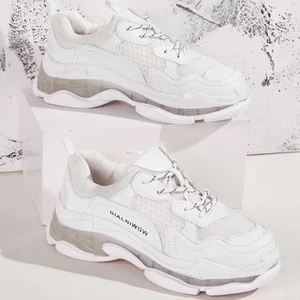 Skor 150kr - Ett par skor för 150kr